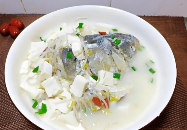 石斑魚豆腐湯完成